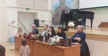 Posuška književnica Miljenka Koštro predstavila zbirku poezije “Plamteći lahori” i proslavila jubilarnih 20 godina književnog rada