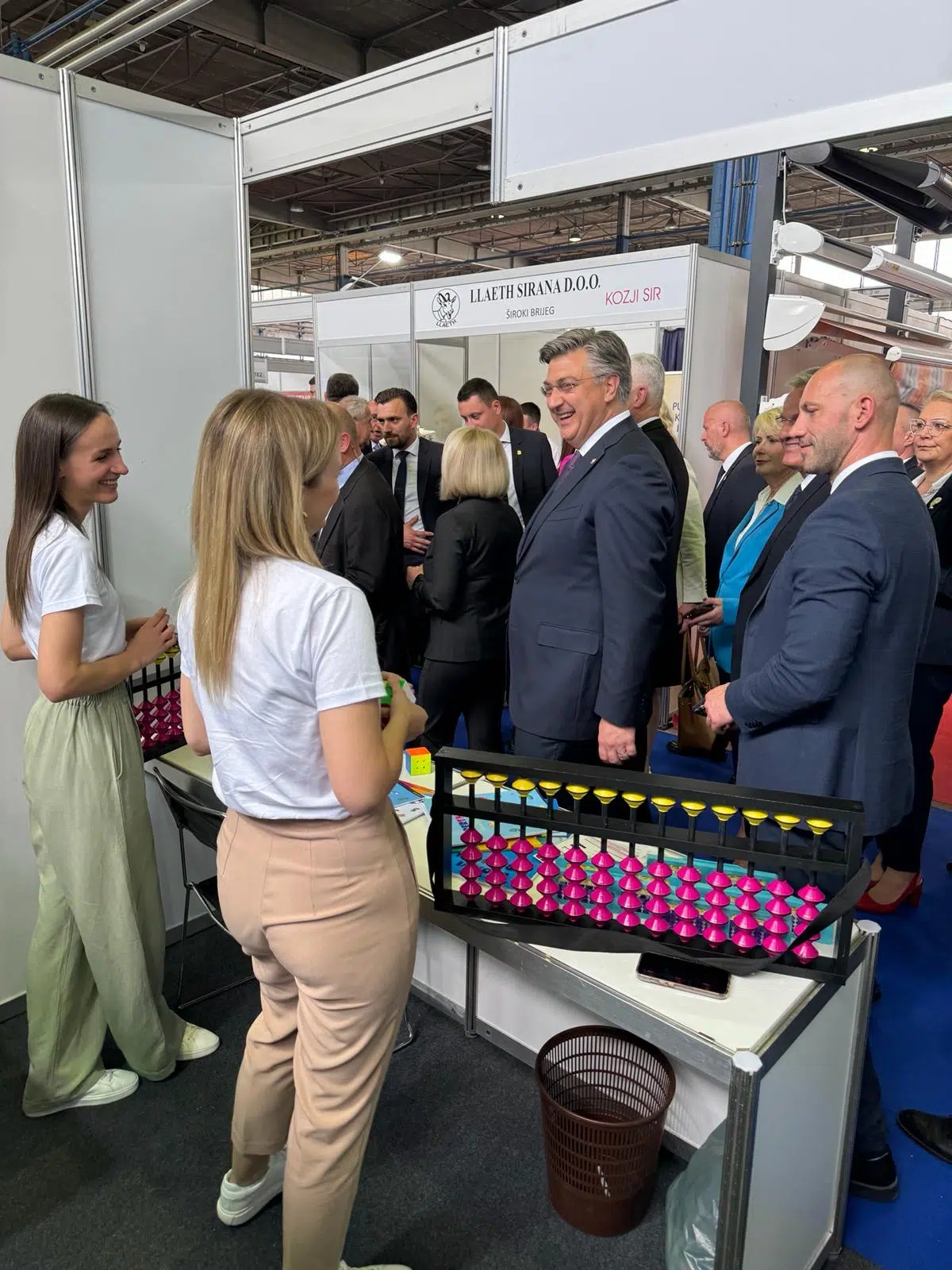 FOTO: Plenković posjetio Međunarodni sajam gospodarstva u Mostaru i posuške štandove