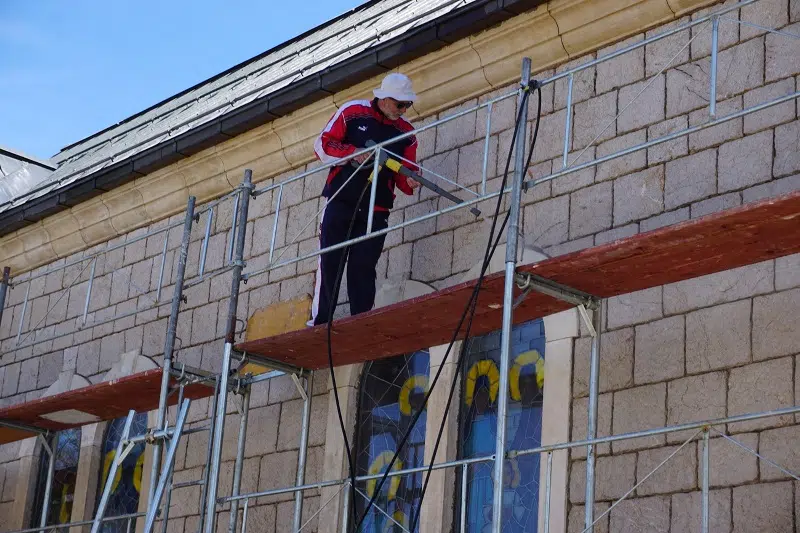 FOTOGRAFIJA: Restauracija zida na Župnoj crkvi u Seonici je završena
