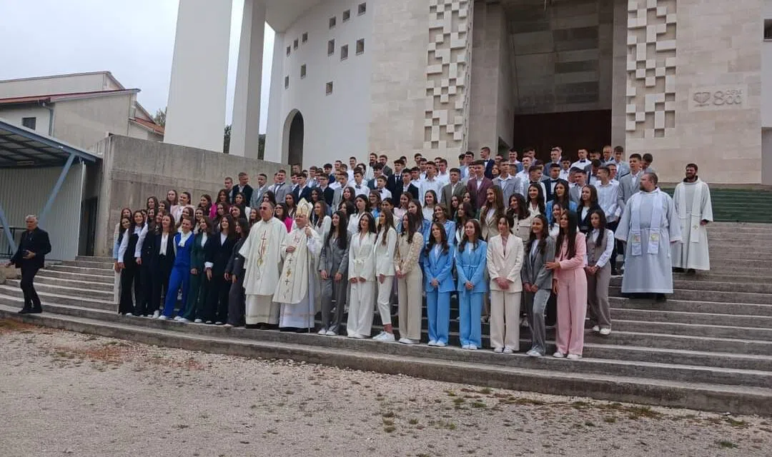 SAKRAMENT POTVRDE PRIMILO 133 KRIZMANIKA U POSUŠJU