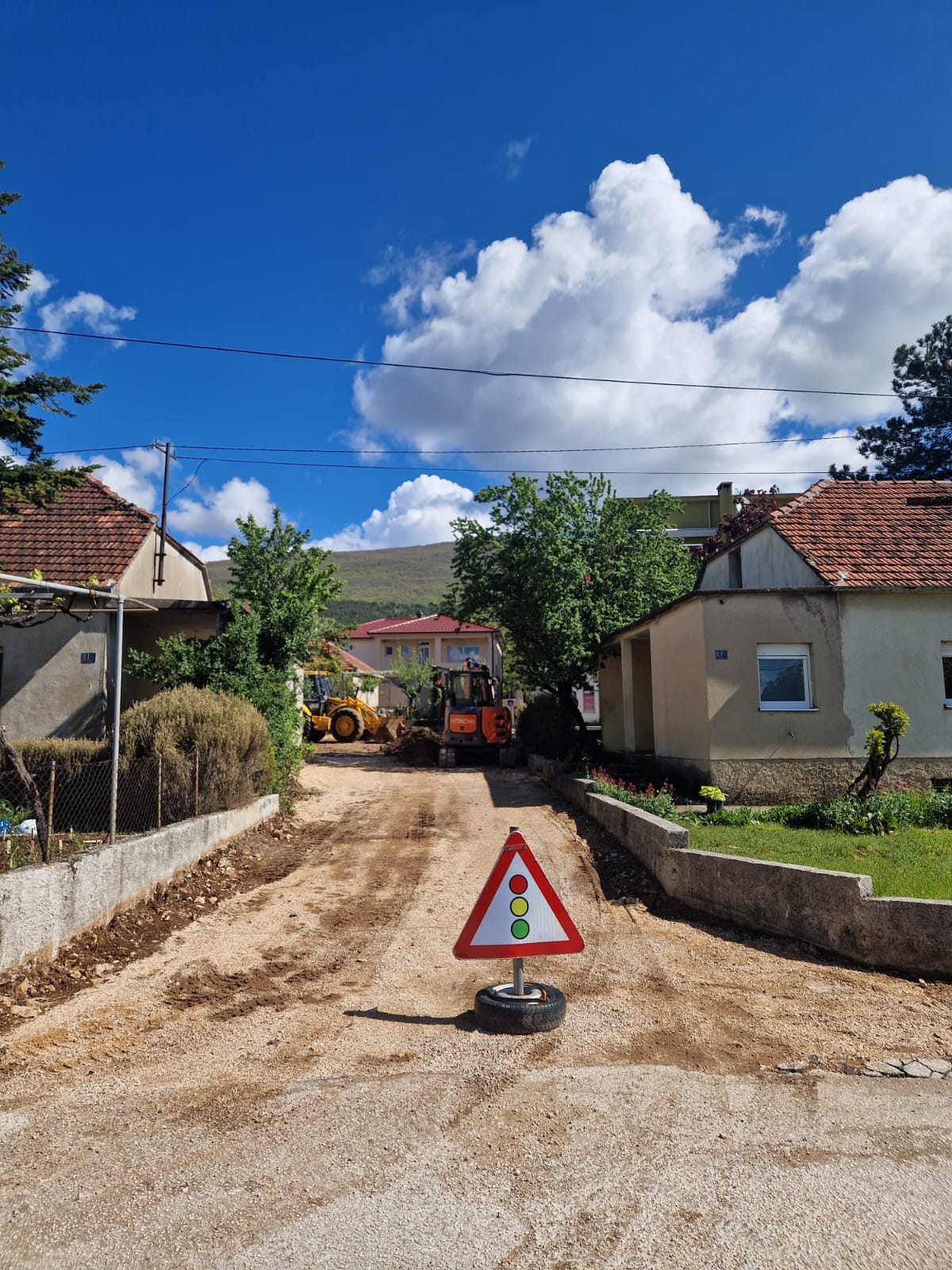 U tijeku radovi na uređenju platoa i Ulice kraljice Jelene u Posušju