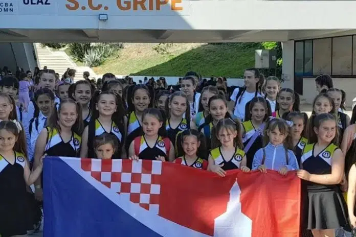 Posuškim cheerleadersicama zlato i srebro na plesnom natjecanju u Splitu 1714420266 Posuskim Cheerleadersicama Zlato I Srebro Na Plesnom Natjecanju U Splitu