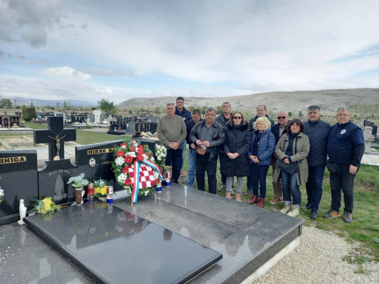 Članovi splitske Hvidre odali počast Andriji Bartuliću Toniju u Kongori: “Bio je čovjek koji je donosio svjetlo” – Prepoštovani članovi splitske Hvidre odali počast Andriji Bartuliću Toniju u Kongori: “Bio je čovjek koji je donosio svjetlo”