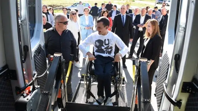 Edukacijsko-rehabilitacijskom centru Sveti Josip Radnik isporučeno novo specijalizirano vozilo Edukacijsko Rehabilitacijskom Centru Sveti Josip Radnik Isporuceno Novo Specijalizirano Vozilo