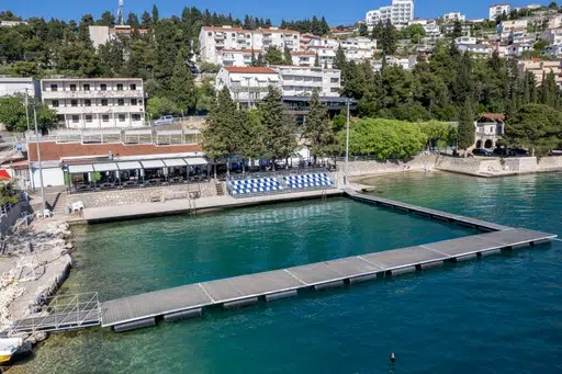 Postavljene Nove Tribine Na Plivalistu U Neumu