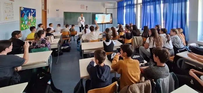 FOTO | Predavanje o neumskoj kulturno-povijesnoj baštini održano u Osnovnoj Predavanje O Neumskoj Kulturno Povijesnoj Bastini Odrzano U Osnovnoj