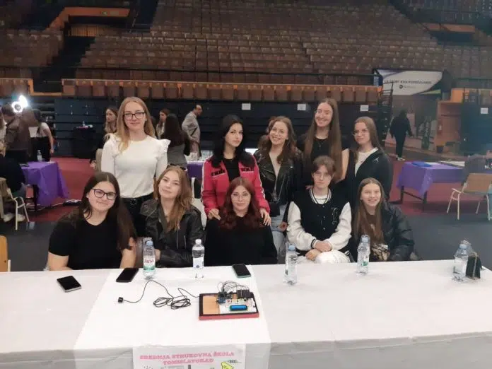 IT Girls Tomislavgrad na 2. sajmu IT Girls klubova u It Girls Tomislavgrad Na 2 Sajmu It Girls Klubova U