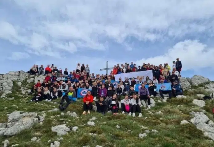 Tradicionalni uspon na livanjsku planinu: ‘100 žena na Kamešnici’ 1716125537 Tradicionalni Uspon Na Livanjsku Planinu ‘100 Zena Na Kamesnici