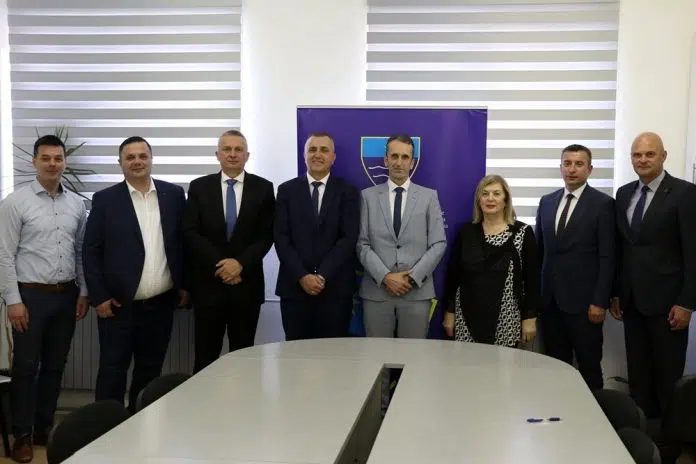 Ministarstvo prometa i veza HNŽ dodijelilo općinama i gradovima 4.205.000,00 1716998661 Ministarstvo Prometa I Veza Hnz Dodijelilo Opcinama I Gradovima 420500000
