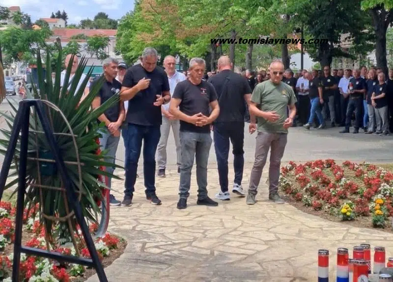 FOTO I VIDEO: Tenkisti Hrvatske vojske i HVO-a na okupljanju u Benkovcu povodom proslave Dana državnosti Republike Hrvatske