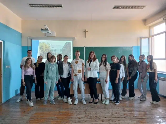 Filozofski Fakultet Sum A Predstavio Studijske Programe U Srednjoj Skoli A