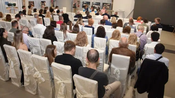 Irena Musa I Sasa Santic Istrazuju Razlicite Vazne Teme Kroz