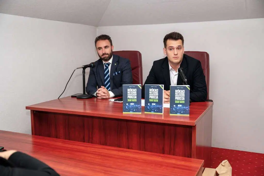 Knjiga ‘Bošnjaci pred izazovima globalnih političkih procesa’ predstavljena u Livnu
