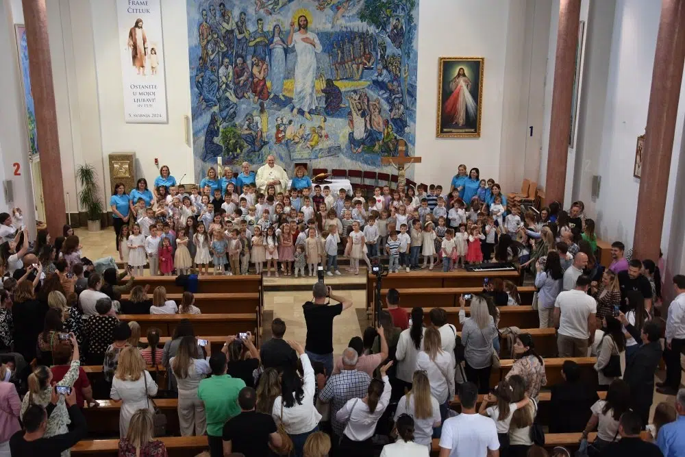 Mališani iz Dječjeg vrtića Čitluk svetom misom proslavili Majčin dan