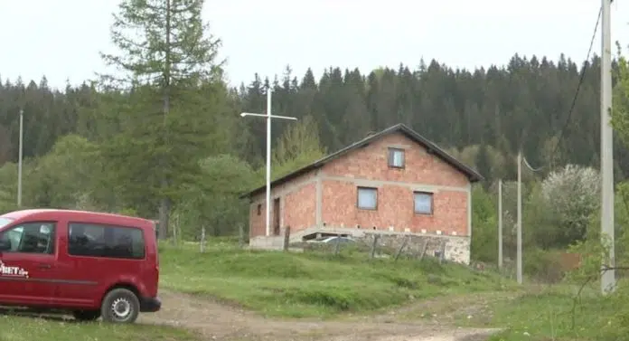 Na Rostovu Kod Novog Travnika Zbog Postavljenog Kriza Pritisci Na