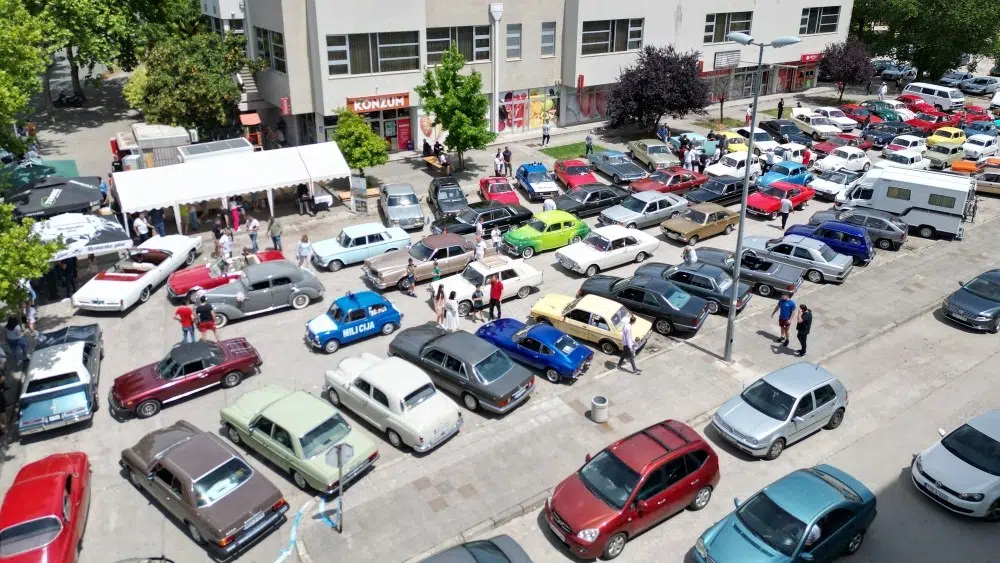 Oldtimeri iz deset različitih zemalja privukli veliku pažnju u Čitluku