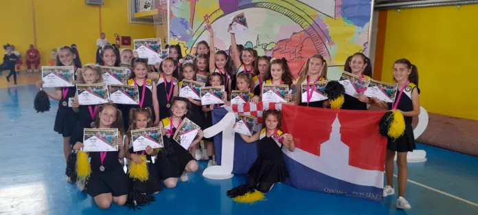 Tri zlatne medalje za Posuške cheerleadersice na međunarodnom plesnom natjecanju 1717327102 Tri Zlatne Medalje Za Posuske Cheerleadersice Na Medunarodnom Plesnom Natjecanju