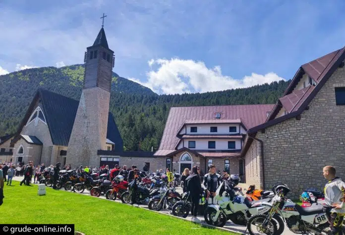 1717336524 Fotografija Blagoslov Motora I Motorista Odrzan U Masnoj Luci Na