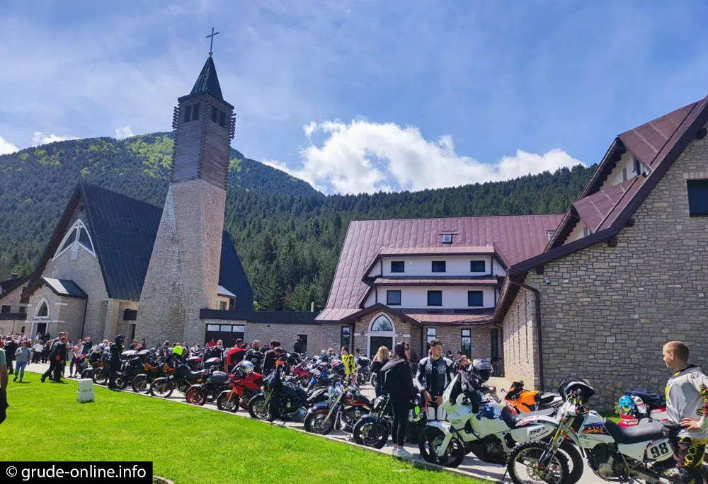 FOTOGRAFIJA: Blagoslov motora i motorista održan u Masnoj Luci na Blidinju