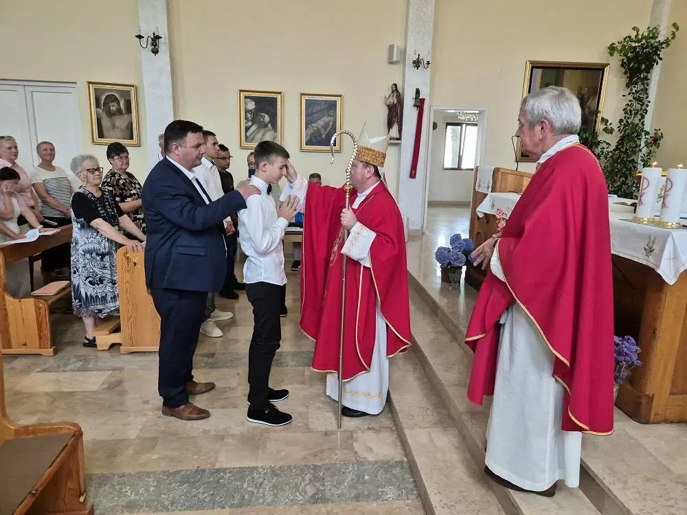 Biskup Palić udijelio sakrament potvrde u župi Hutovo