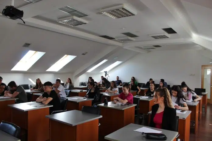 1719270829 Mladi Upoznali Nacin Funkcionisanja Gradskog Vijeca Livno Kroz Interaktivnu Radionicu