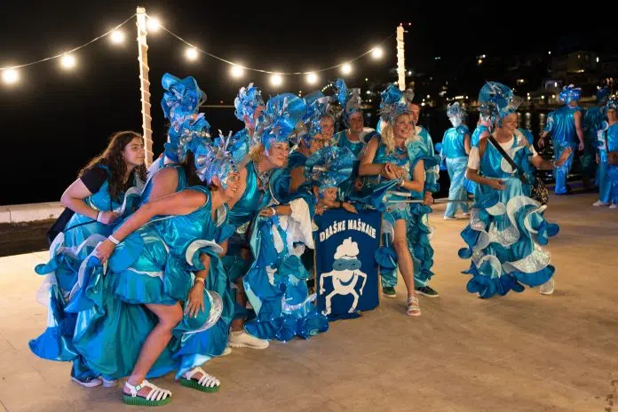 Fotogalerija Prvi Medunarodni Ljetni Karneval Odusevio Stanovnike Neumа I Njihove