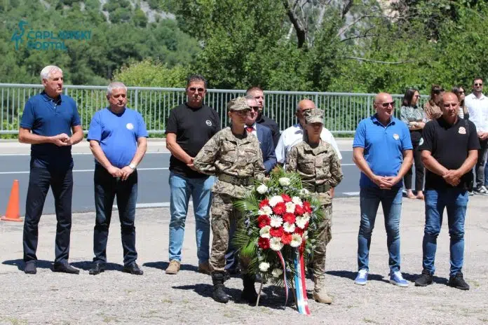 Fotovideo Lipanjske Zore U Pocitelju Dugujemo Vjecnu Zahvalu Braniteljima