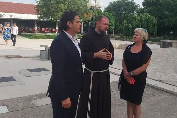 Ministrica Sanja Vlaisavljević posjetila Humac i najstariji muzej u BiH: Ministrica Sanja Vlaisavljevic Posjetila Humac I Najstariji Muzej U Bih
