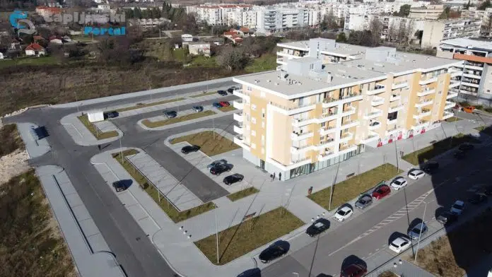 Mještani Pelina prijete blokadom prometnica zbog opasne vožnje u naselju. Mjestani Pelina Prijete Blokadom Prometnica Zbog Opasne Voznje U Naselju