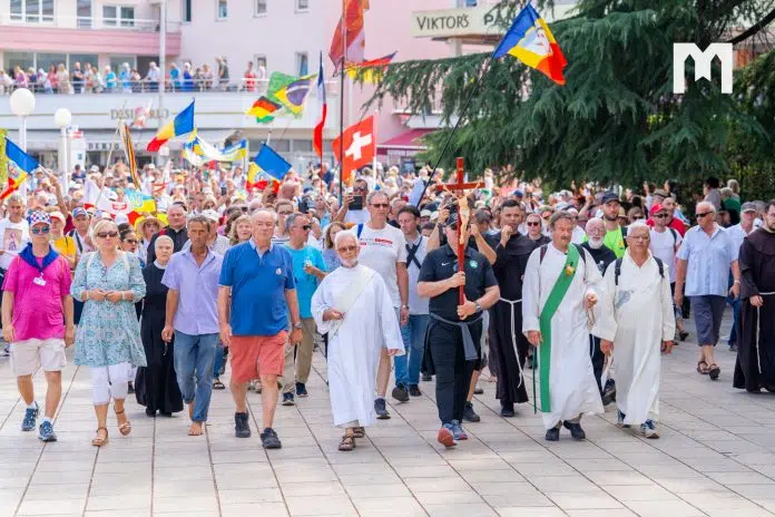 Održana je 33. Hodnja Mira od Humca do Međugorja. Odrzana Je 33 Hodnja Mira Od Humca Do Medugorja