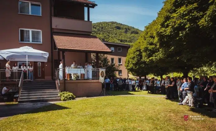 Proslava Svetog Ante U Zupi Gracac Na Otvorenom