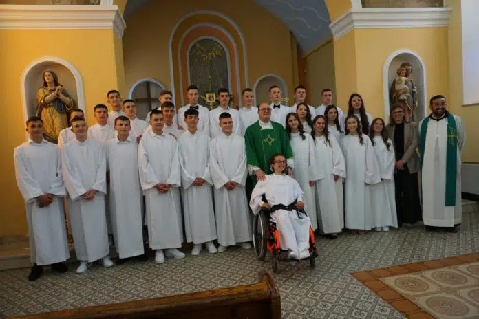 Sakrament svete potvrde u župi Seonica Sakrament Svete Potvrde U Zupi Seonica