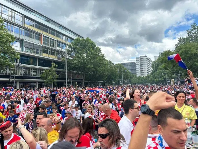 Uefa Kaznjena Hrvatski Nogometni Savez Sa 87875 Eura