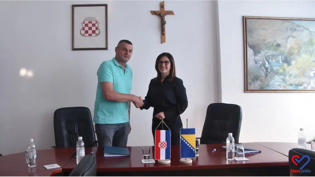 Vlada ZHŽ-a i Ministarstvo obrazovanja ZHŽ-a postigle dogovor.