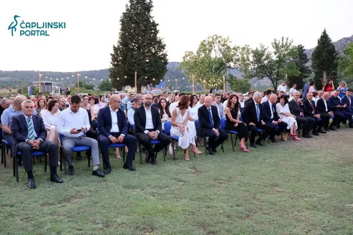 FOTOGRAFIJA | Prijem na Radimlji povodom Dana grada Stoca obeležen Fotografija Prijem Na Radimlji Povodom Dana Grada Stoca Obelezen