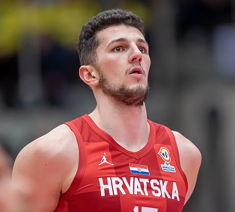 Livnjak potpisao ugovor od 4,9 milijuna dolara i postao peti NBA igrač iz Hrvatske