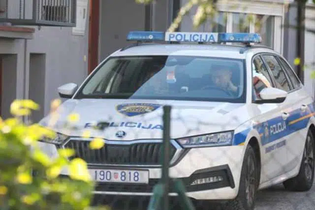 Muskarac-preminuo-tokom-policijskog-privodenja.jpeg Muskarac Preminuo Tokom Policijskog Privodenja
