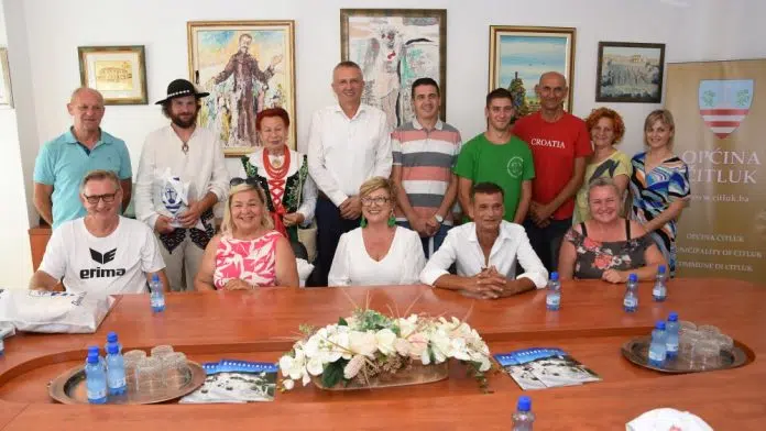 Načelnik općine Čitluk organizirao svečani prijem za učesnike Međunarodne smotre Nacelnik Opcine Citluk Organizirao Svecani Prijem Za Ucesnike Medunarodne Smotre