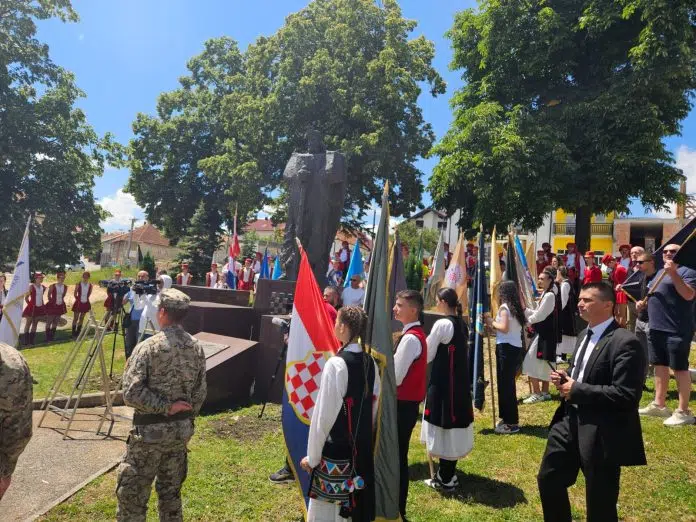 Položeni vijenci i upućena molitva za sve borce za našu Polozeni Vijenci I Upucena Molitva Za Sve Borce Za Nasu