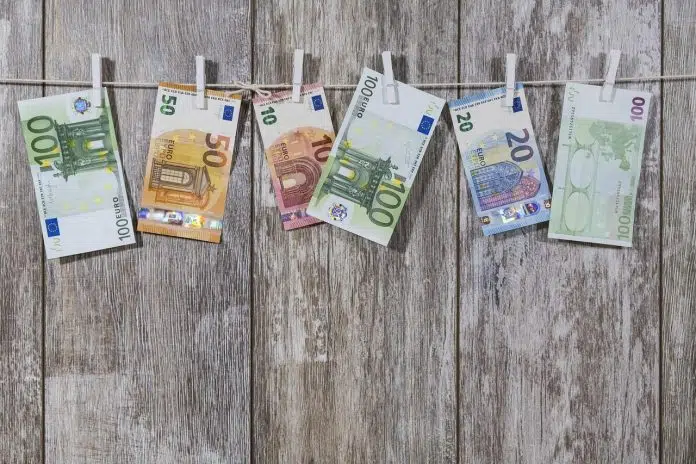 Veliki Novcani Horoskop Za Avgust Biku Stize Veliki Teret A