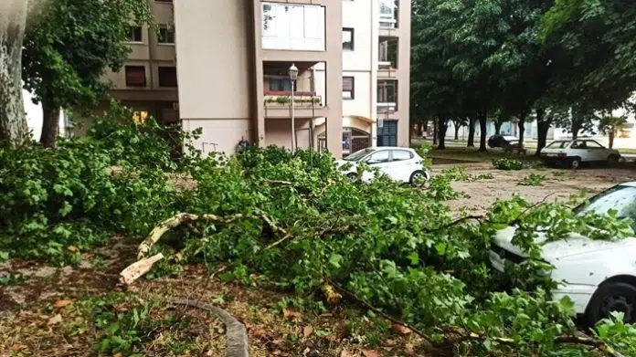Vise Gradova U Bih Pogodeno Snaznim Nevremenom