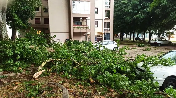 Više gradova u BiH pogođeno snažnim nevremenom