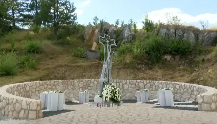 1722767017 Spomenik U Tribistovu Posvecen Tragicno Preminulim Mladima Obecava Blagoslove.webp