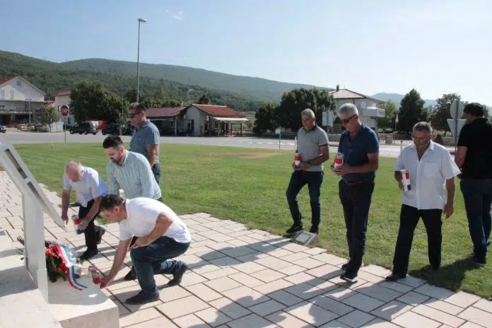 Posušje: Obilježavanje Europskog dana sjećanja na žrtve totalitarnih i autoritarnih 1724425221 Posusje Obiljezavanje Europskog Dana Sjecanja Na Zrtve Totalitarnih I Autoritarnih