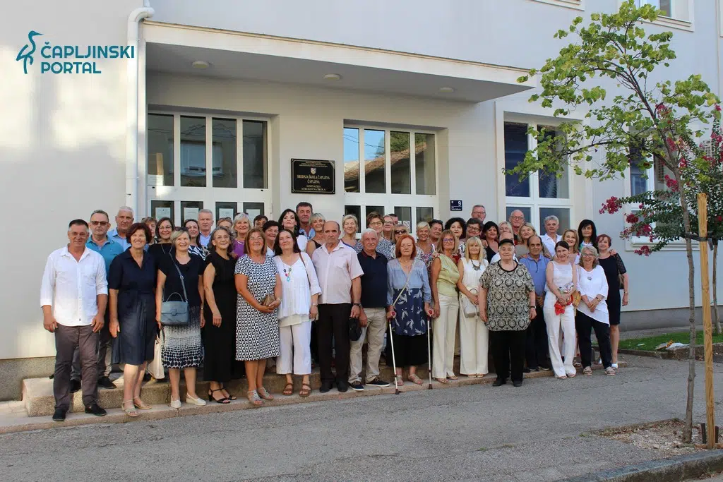 FOTO | Čapljinski maturanti se ponovo okupili u rodnom gradu poslije 45 godina