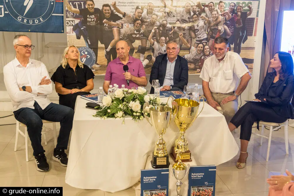 FOTOGRAFIJA: Održana svečana promocija monografije “Rukometne kćeri bure – od sna do jave”