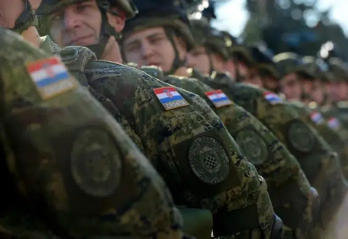 Hrvatska Uvodi Obavezni Vojni Rok Od 2 Mjeseca