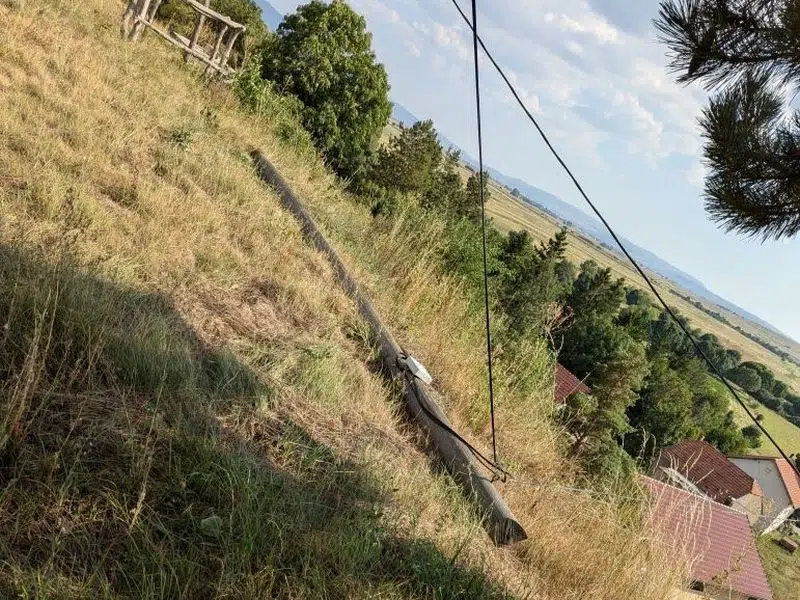 Kome pripada nadležnost za stup koji je pao na Lugu?