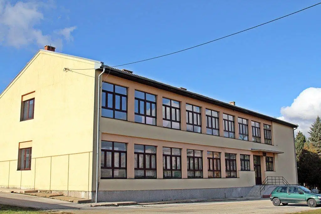 Odgovor ravnateljice OŠ fra Mije Čuića neformalnoj grupi građana MZ Mesihovina