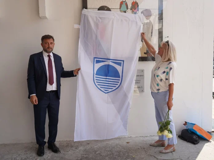 Otkriveno-spomen-obiljezje-za-poginulu-djecu-u-Mostaru-Podsjetnik-na-tragediju.jpg Otkriveno Spomen Obiljezje Za Poginulu Djecu U Mostaru Podsjetnik Na Tragediju